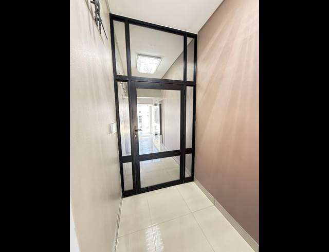 5 BEDROOM HOUSE FOR SALE IN TAFELZICHT